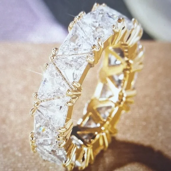 New Elegant Women's Cubic Zirconia Yellow Gold Ring - Picture 1 of 5